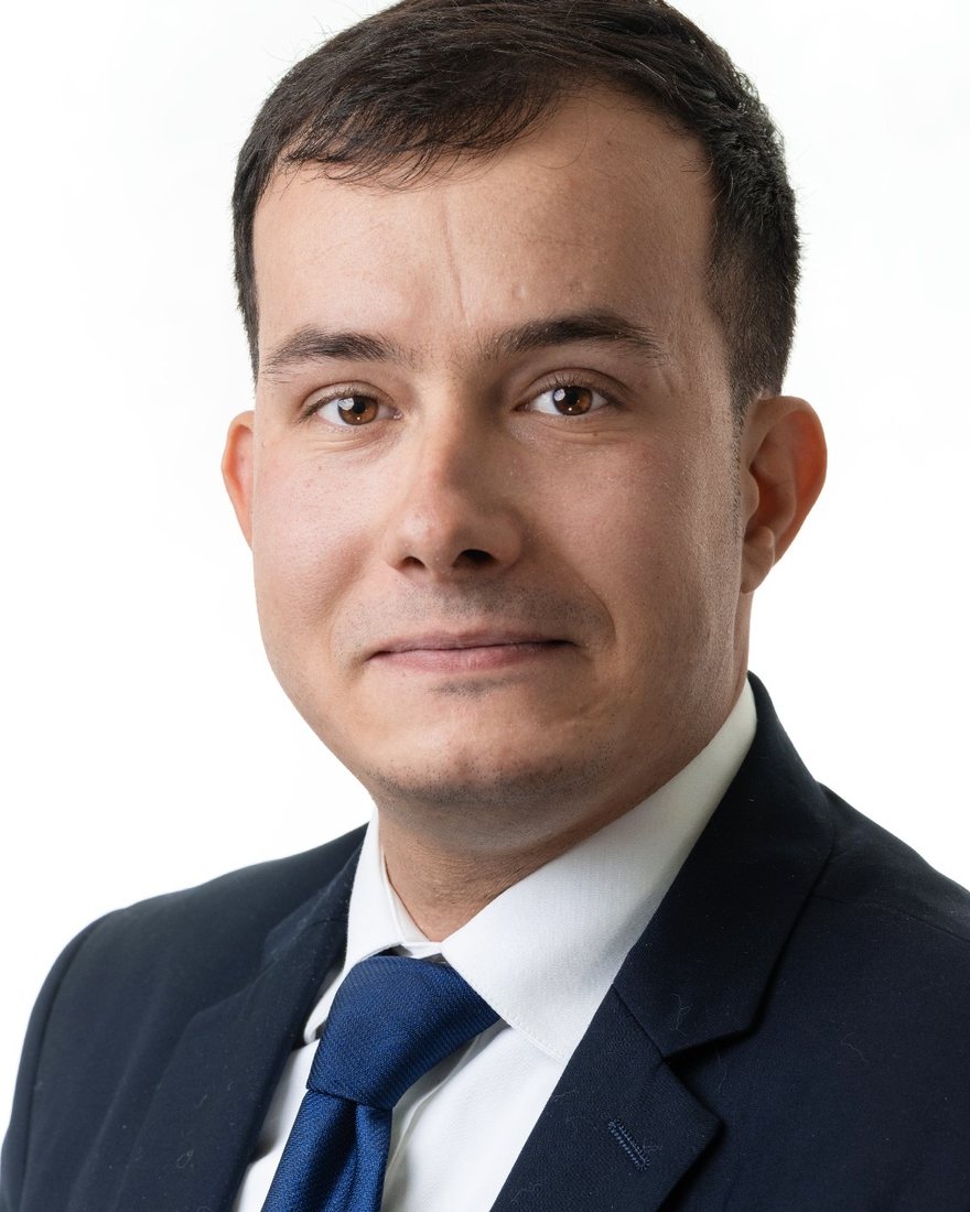 Portrait of Erwan Chadli, founder of R1 Solutions